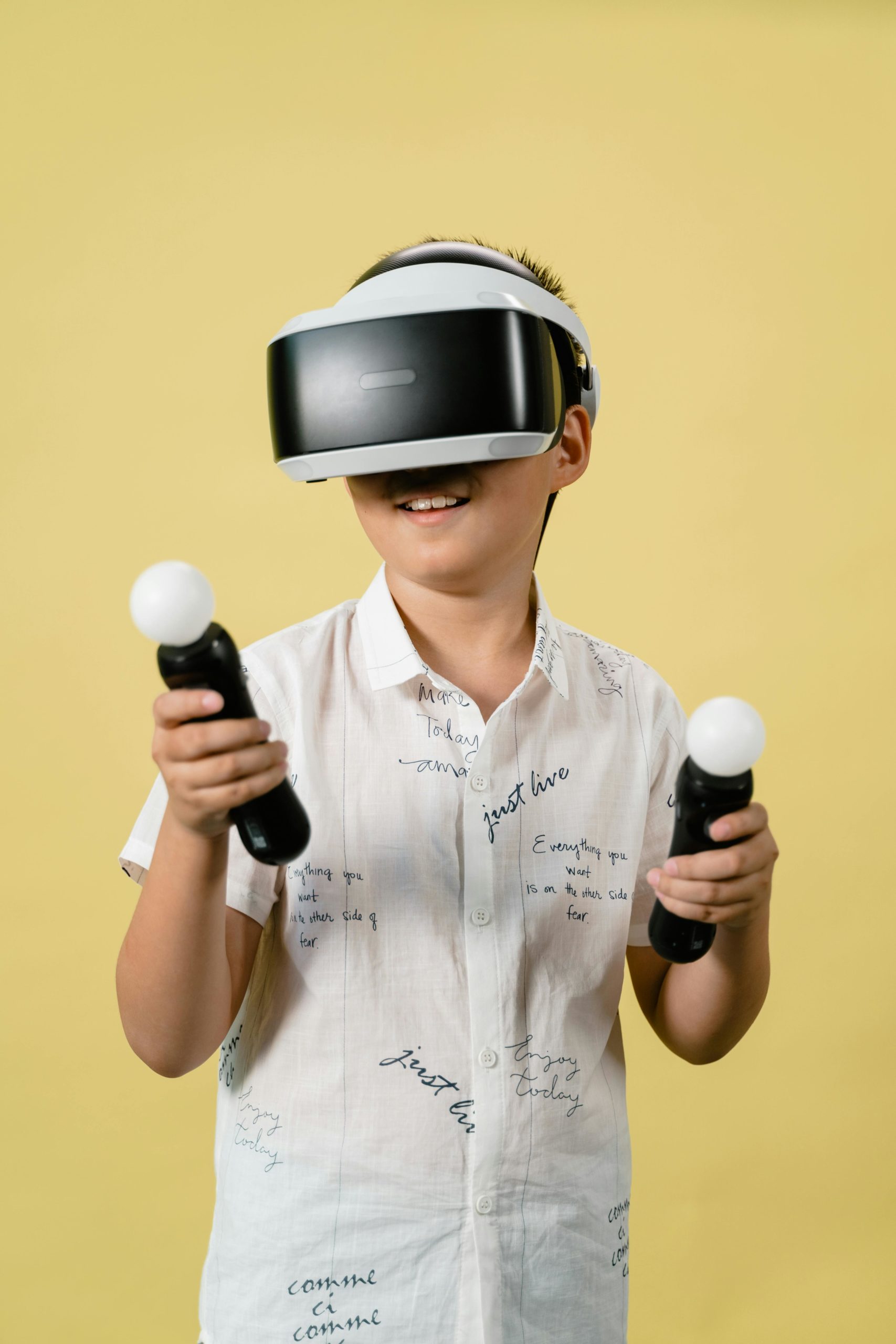Casques de réalité virtuelle haute technologie à Cessy